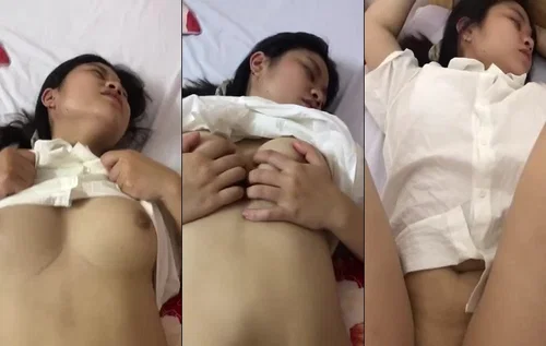 Sơ mi trắng em vừa đi học về anh đã gạ vào nhà nghỉ xuất tinh trong